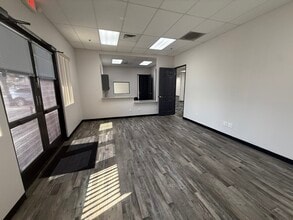 1333 N Buffalo Dr, Las Vegas, NV à louer Photo intérieure– Image 1 sur 4