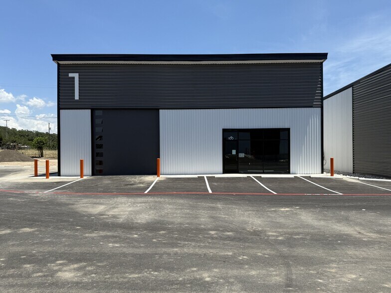 6420 FM 1102, New Braunfels, TX à vendre - Photo de l’immeuble – Image 2 sur 10