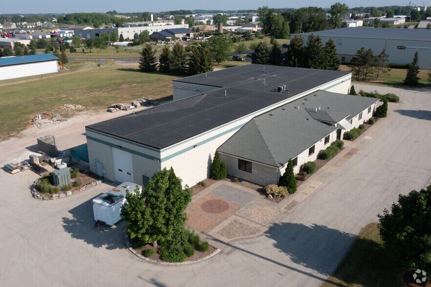 W1223 Linden Rd, Ixonia, WI à louer - Aérien – Image 3 sur 5