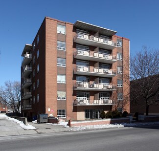 Plus de détails pour 250 Cosburn Ave, Toronto, ON - Logement à vendre