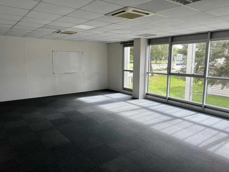 Bureau dans Nantes à vendre - Photo de l’immeuble – Image 2 sur 11