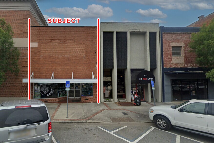 135 S Wayne St, Milledgeville, GA à vendre - Photo de l’immeuble – Image 1 sur 10