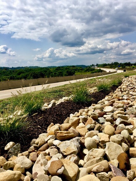 7851-7867 Steubenville Pike, Oakdale, PA à louer - Photo de l’immeuble – Image 3 sur 6