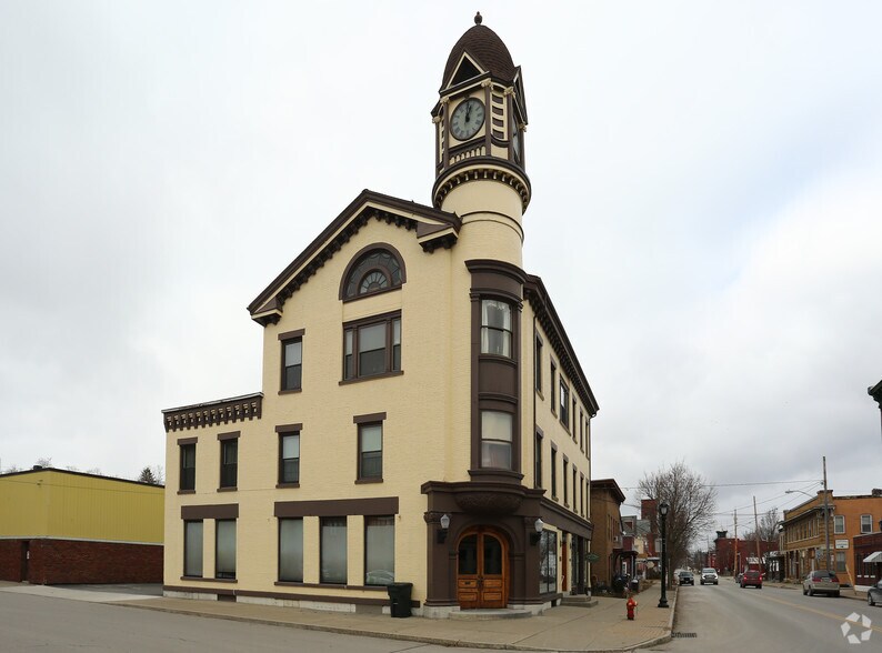 81-83 Canal St, Fort Plain, NY à vendre - Photo principale – Image 1 sur 9