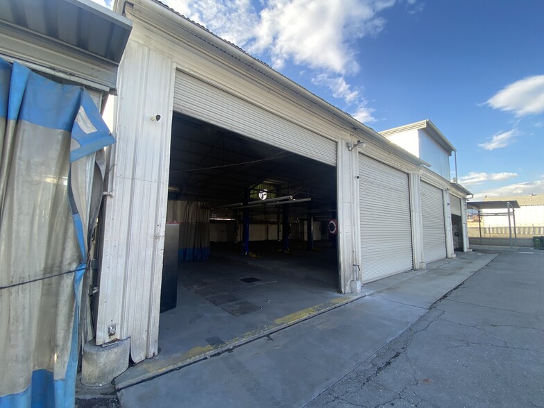 321-359 E Front St, Covina, CA à louer - Photo de l’immeuble – Image 3 sur 9