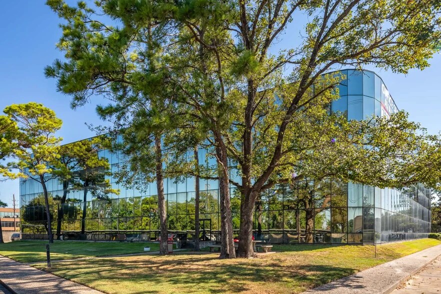 15311 Vantage Pky W, Houston, TX à louer - Photo de l’immeuble – Image 2 sur 7