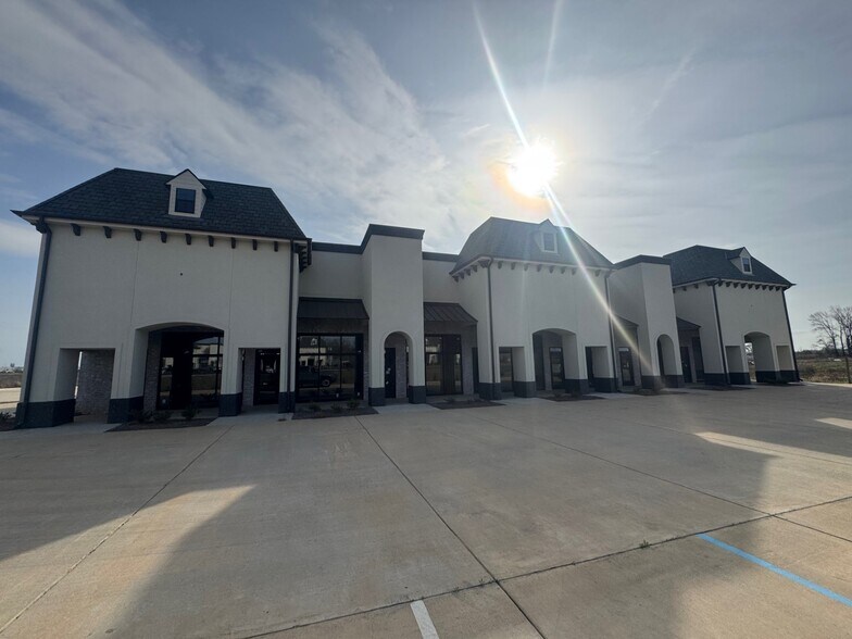 100 Germantown Rd, Gluckstadt, MS à louer - Photo de l’immeuble – Image 3 sur 9