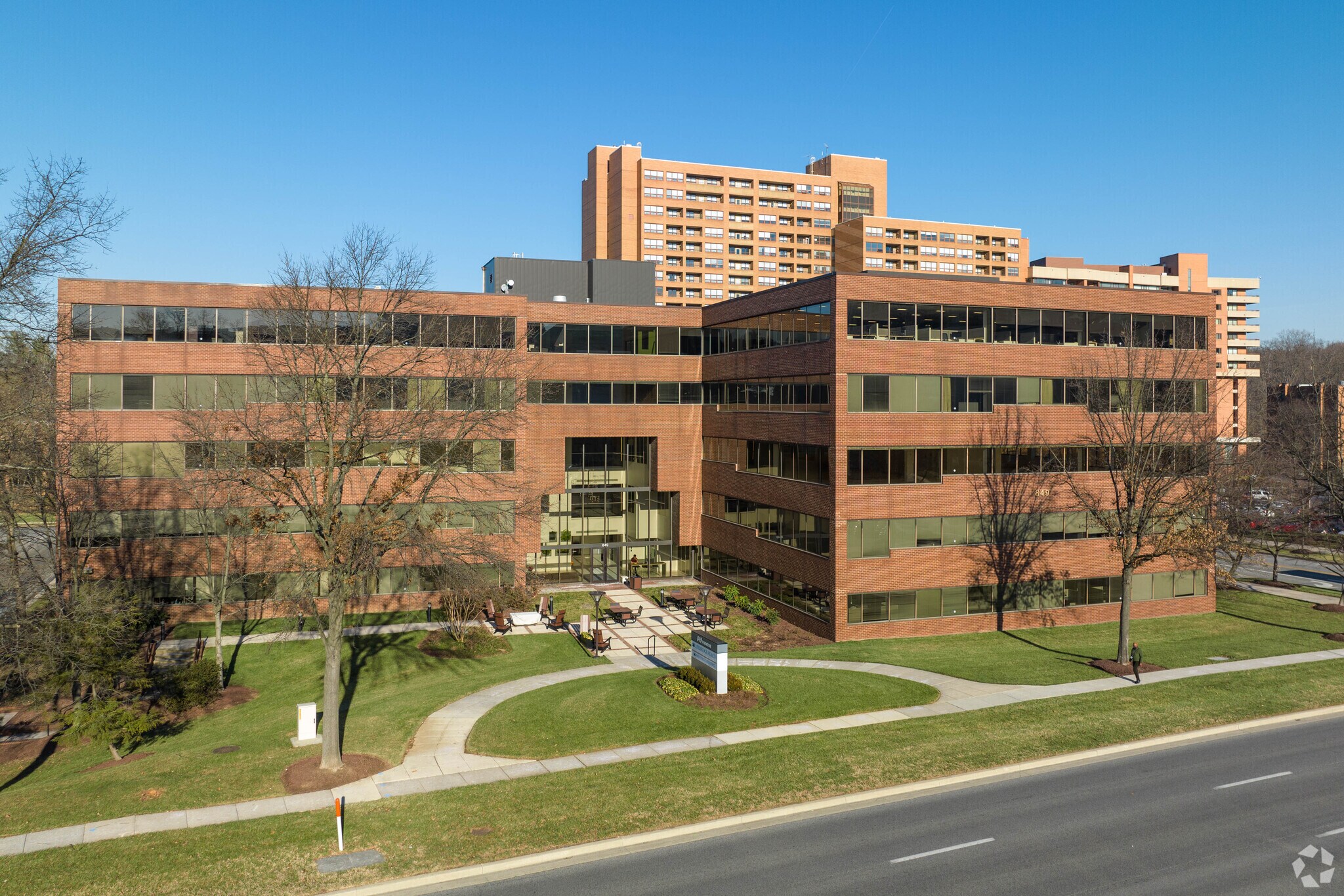 849 Fairmount Ave, Towson, MD à louer Photo principale– Image 1 sur 16