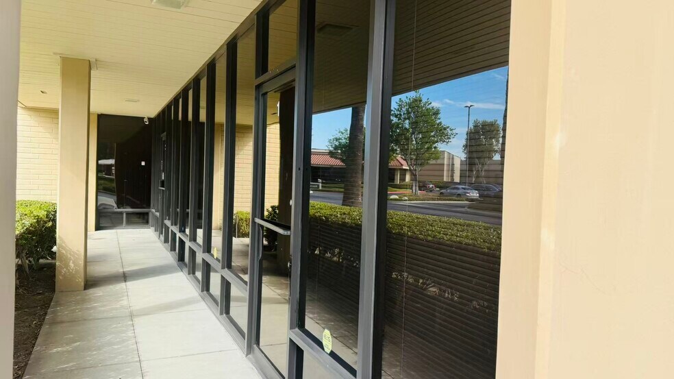 671 Brea Canyon Rd, Walnut, CA à louer - Photo de l’immeuble – Image 3 sur 10