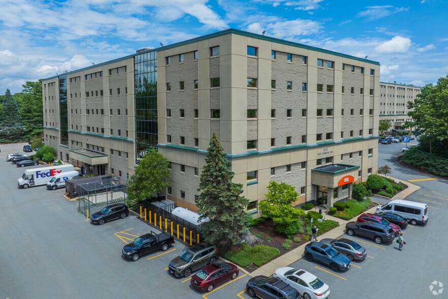 500 W Cummings Park, Woburn, MA à louer - Photo de l’immeuble – Image 3 sur 5