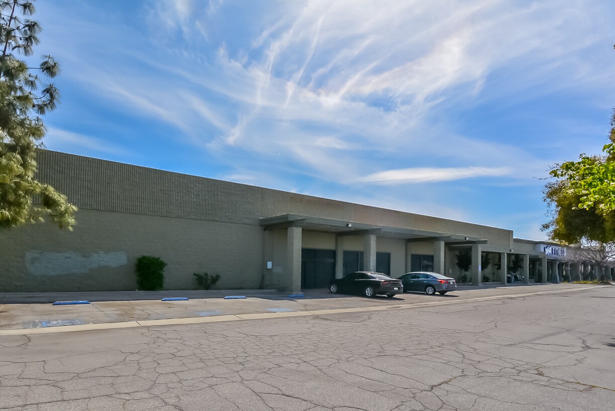 1295 S State St, Hemet, CA à vendre Photo de l’immeuble– Image 1 sur 17