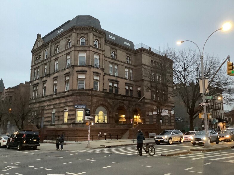 19 Rogers Ave, Brooklyn, NY à louer - Photo principale – Image 1 sur 19