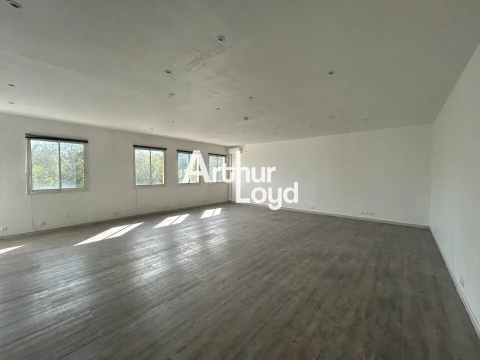 Bureau dans Draguignan à louer Photo principale– Image 1 sur 6