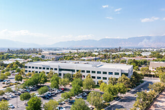 650 E Hospitality Ln, San Bernardino, CA - VUE AÉRIENNE  vue de carte - Image1