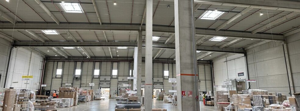 Industriel/Logistique dans Saint-Léger-de-Linières à louer - Photo de l’immeuble – Image 3 sur 5