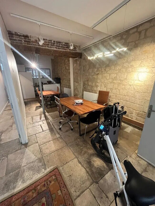 Plus de détails pour Local commercial à louer