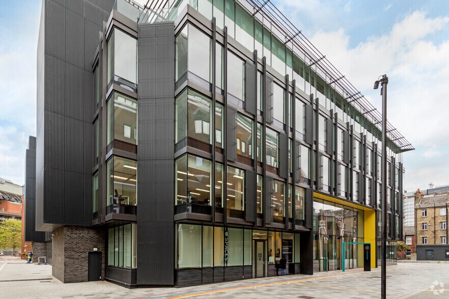 77 Fulham Palace Rd, Londres à louer - Photo principale – Image 1 sur 14
