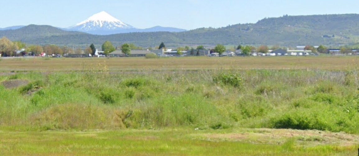 4912 Table Rock Rd, Medford, OR à vendre Photo principale– Image 1 sur 2