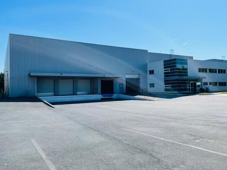 32 Avenue Du Groupe Manouchian, Vitry-sur-Seine à louer - Photo de l’immeuble – Image 1 sur 6