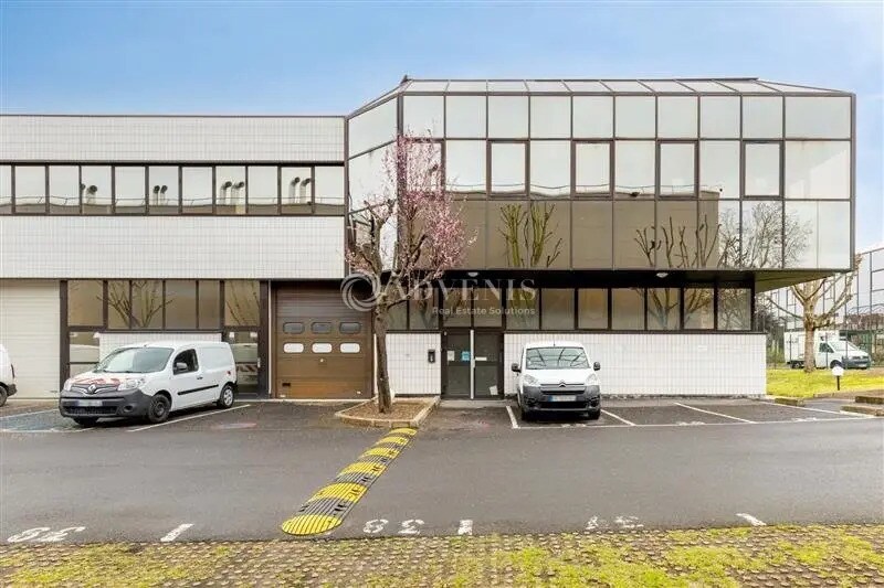 Local d’activités dans Nanterre à louer - Photo de l’immeuble – Image 2 sur 10
