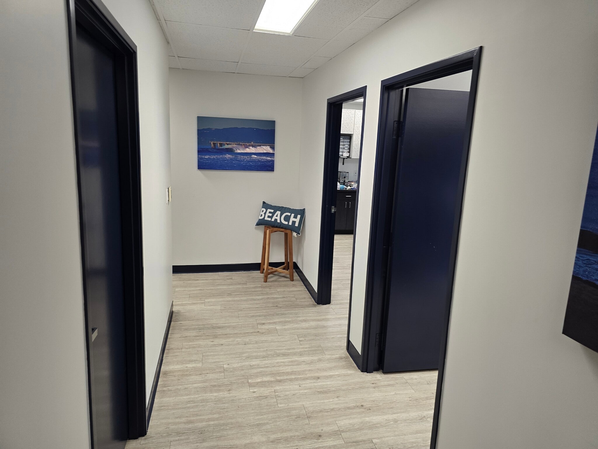 2220 Lynn Rd, Thousand Oaks, CA à louer Photo intérieure– Image 1 sur 12