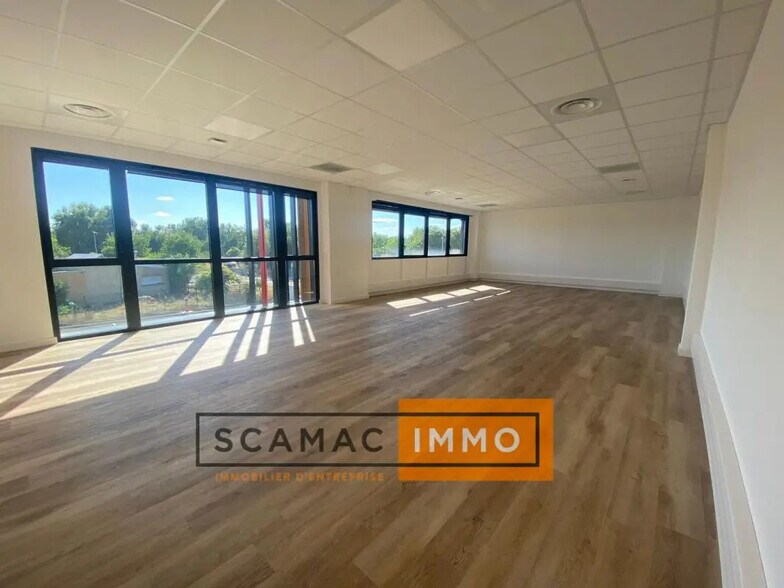 Industriel/Logistique dans Manosque à louer - Photo de l’immeuble – Image 3 sur 4