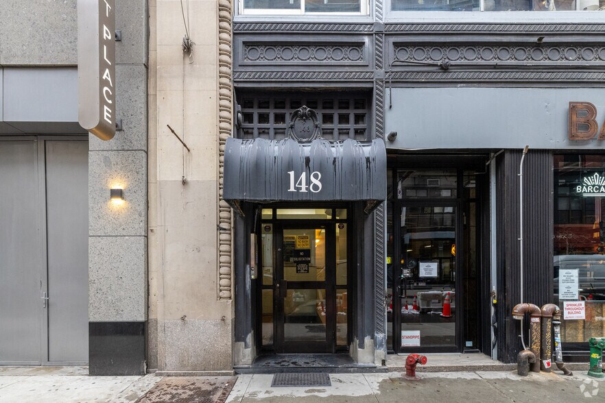148 W 24th St, New York, NY à louer - Photo de l’immeuble – Image 1 sur 4
