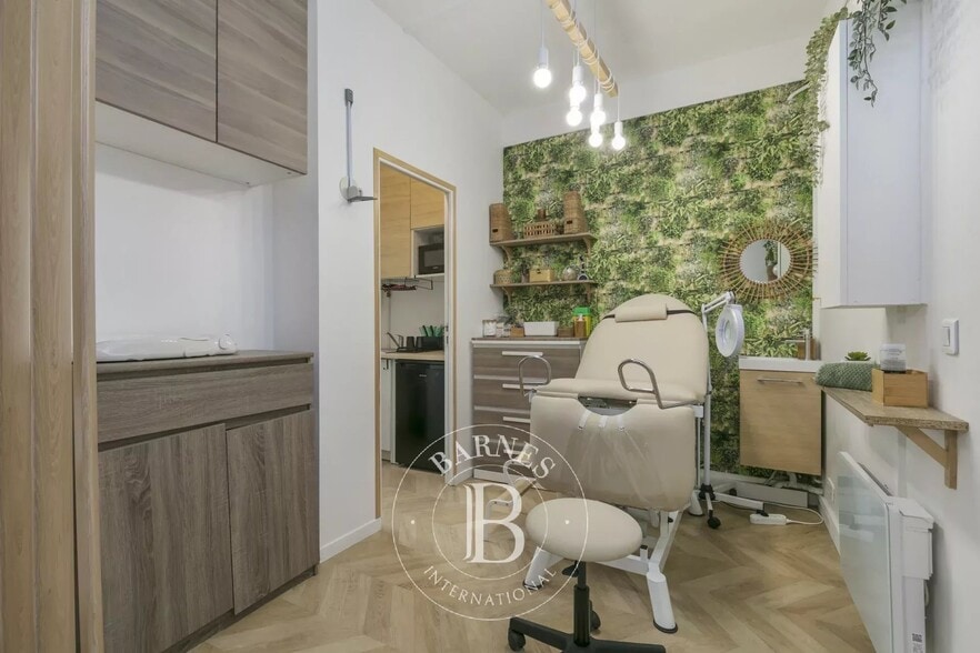 11 Rue De Madagascar, Paris à vendre - Photo de l’immeuble – Image 3 sur 12