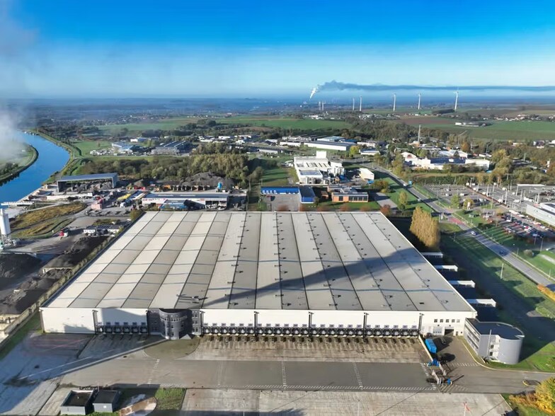 à louer - Photo de l’immeuble – Image 2 sur 8