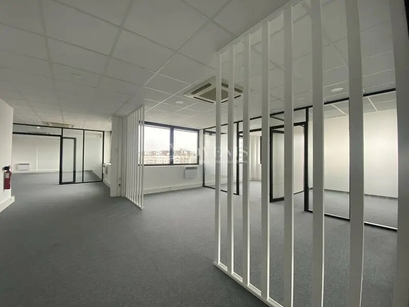 Bureau dans Issy-les-Moulineaux à louer Photo intérieure– Image 1 sur 13