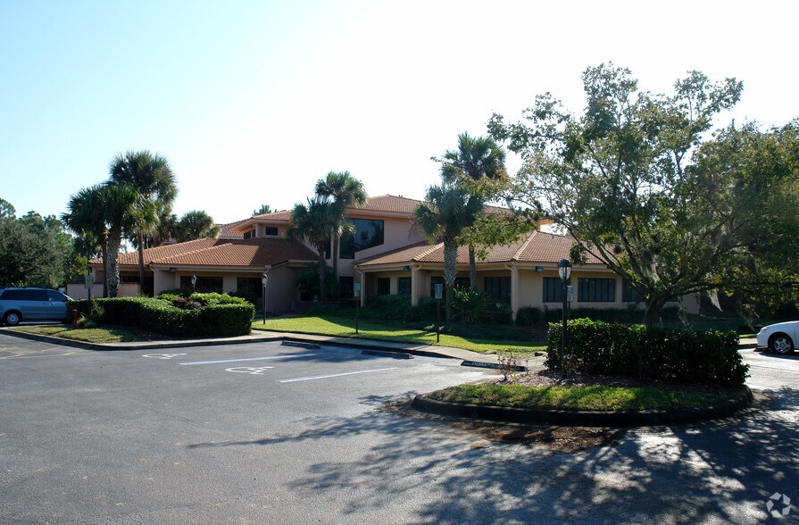 6001 Brick Ct, Winter Park, FL à louer - Photo de l’immeuble – Image 1 sur 1