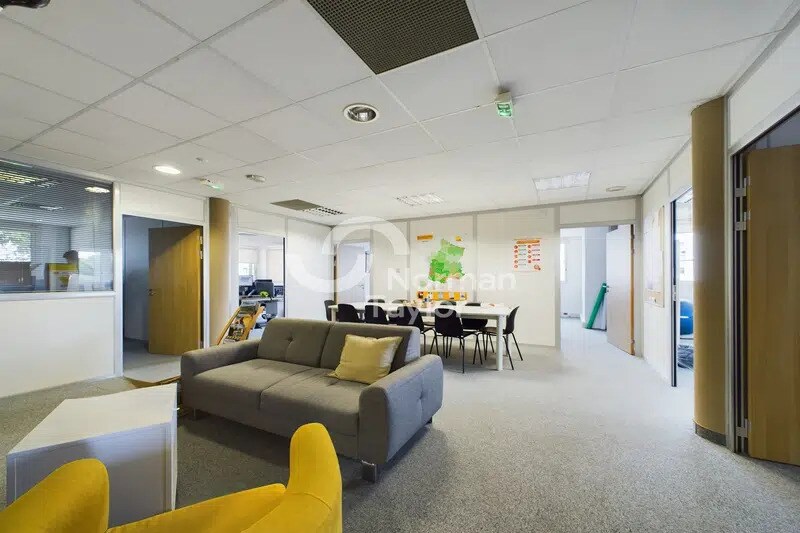 Bureau dans Montpellier à louer - Photo de l’immeuble – Image 2 sur 11