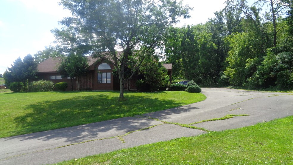 1372 State Route 5, Chittenango, NY à louer - Photo de l’immeuble – Image 3 sur 4