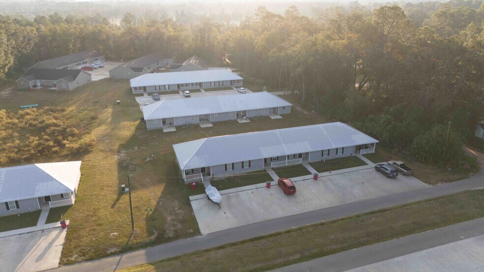 229 Doors 102 storage Ga portfolio portefeuille de 58 biens à vendre sur LoopNet.fr - Photo de l’immeuble – Image 3 sur 12