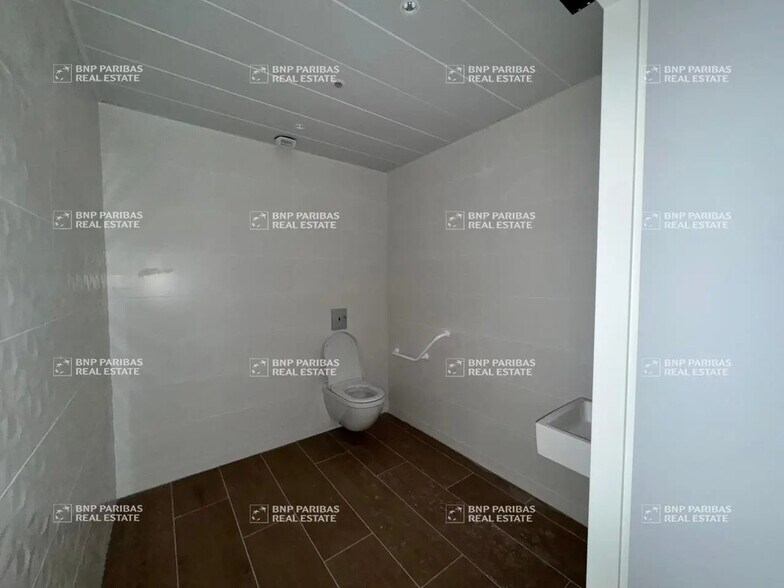 Bureau dans Aix-en-Provence à louer - Photo de l’immeuble – Image 2 sur 17