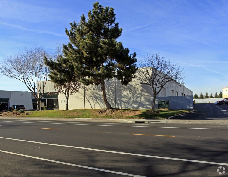 9779 Business Park Dr, Sacramento, CA à louer - Photo de l’immeuble – Image 2 sur 4