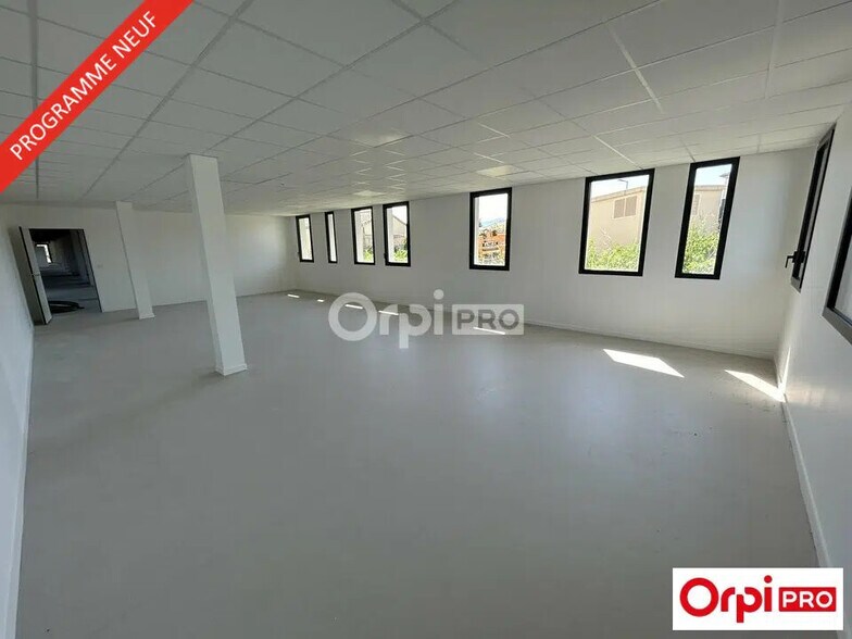 Bureau dans Alixan à vendre - Photo de l’immeuble – Image 1 sur 10