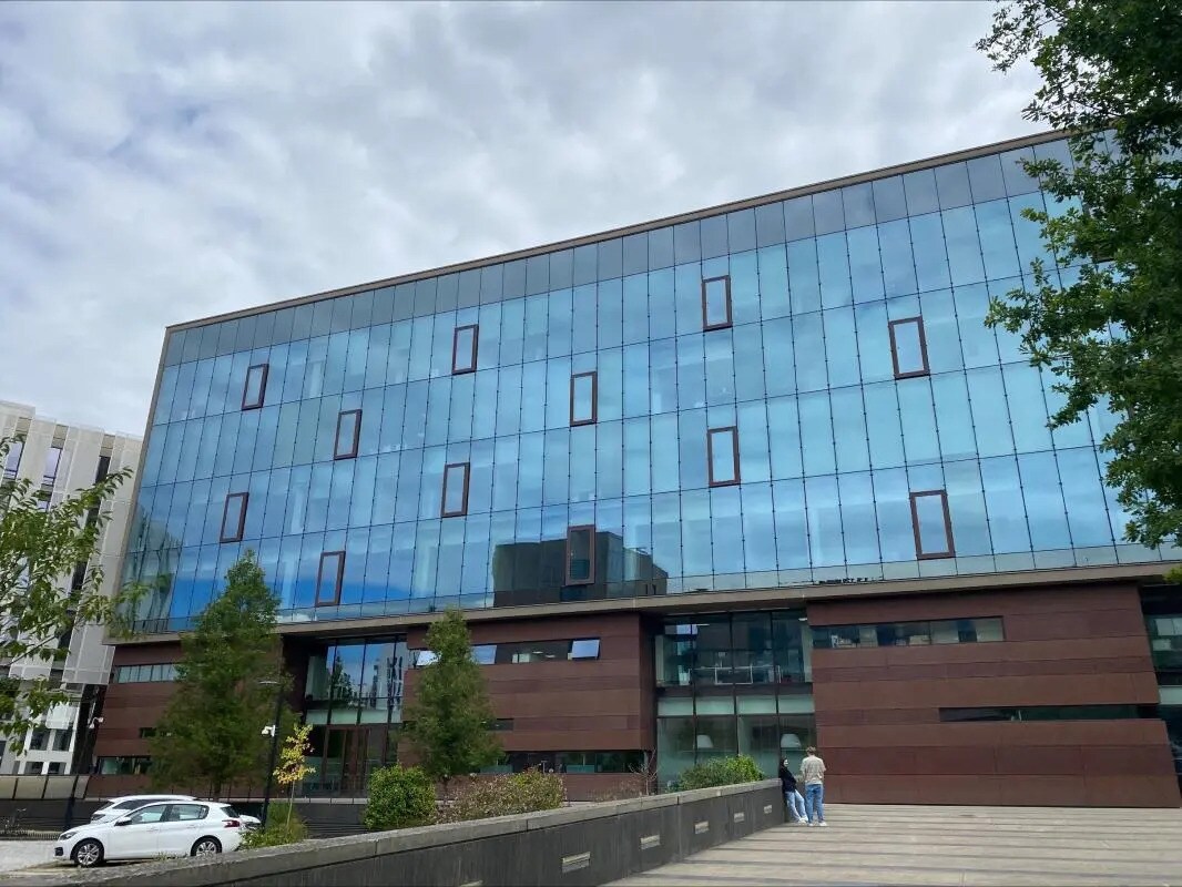 Bureau dans Saint-Jacques-de-la-Lande à louer Photo de l’immeuble– Image 1 sur 15