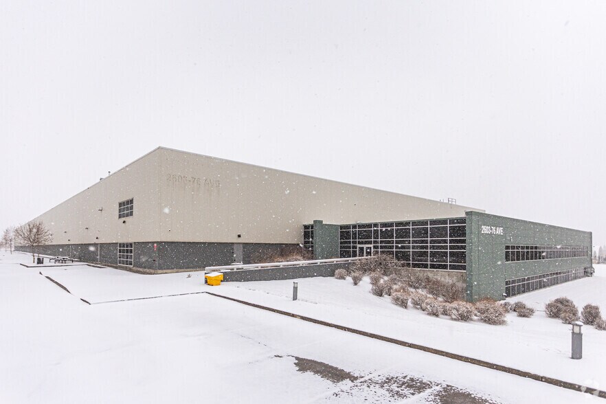 2603 76th Ave NW, Edmonton, AB à louer - Photo de l’immeuble – Image 2 sur 5