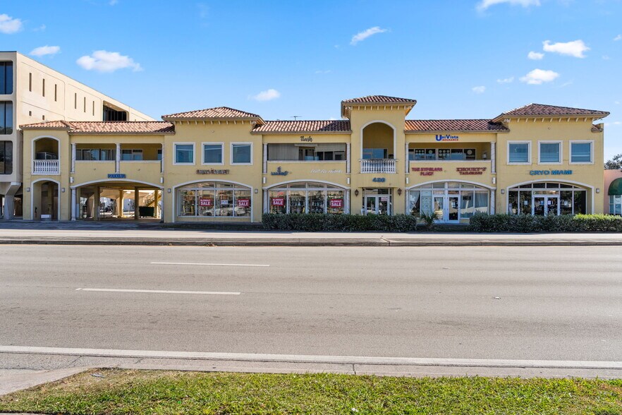 430 S Dixie Hwy, Miami, FL à louer - Photo de l’immeuble – Image 3 sur 52