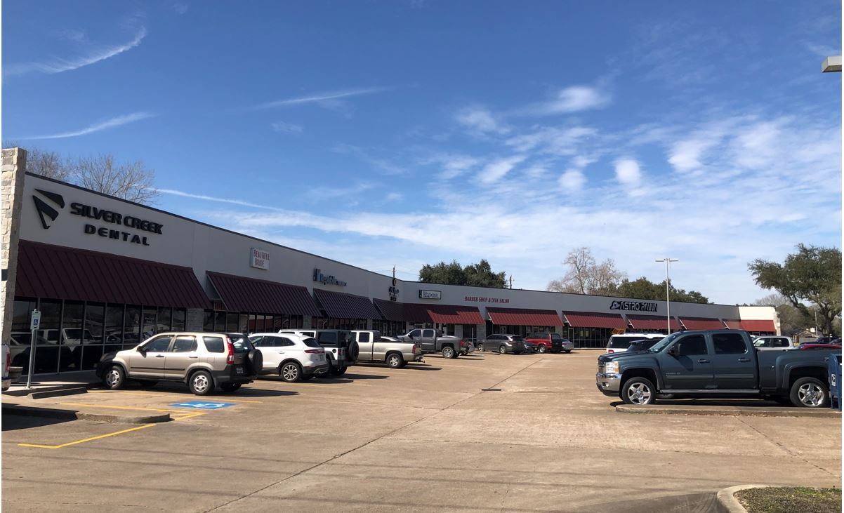 5517 W Broadway St, Pearland, TX à louer Photo de l’immeuble– Image 1 sur 3