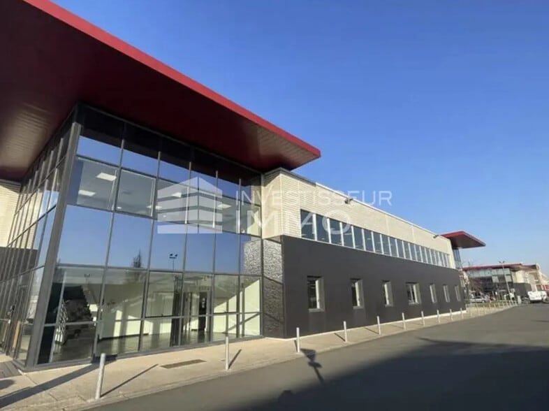 Bureau dans La Courneuve à louer - Photo de l’immeuble – Image 1 sur 5
