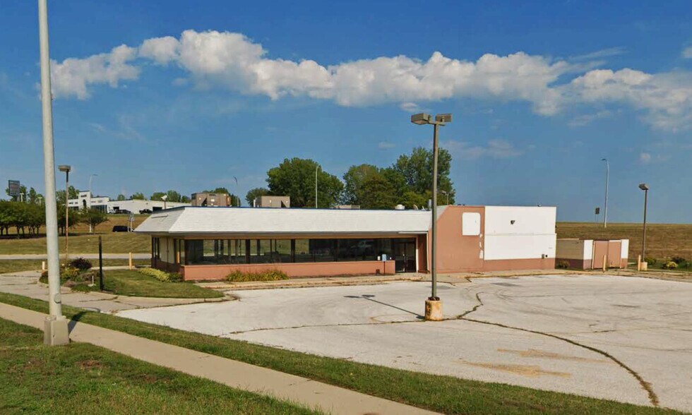 915 W US Highway 30, Carroll, IA à louer - Photo de l’immeuble – Image 2 sur 7