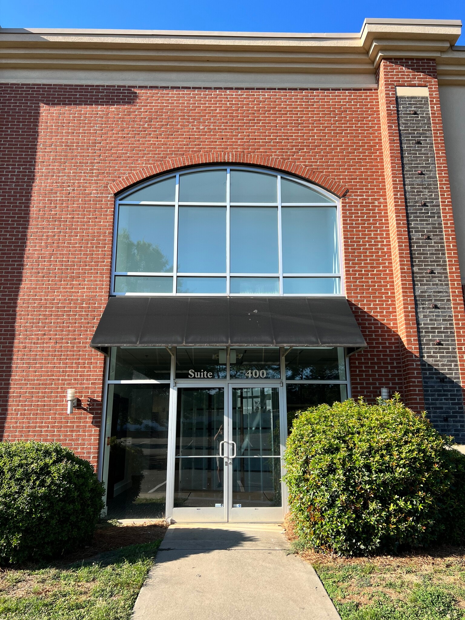 10624 Metromont Pky, Charlotte, NC à louer Photo de l’immeuble– Image 1 sur 13