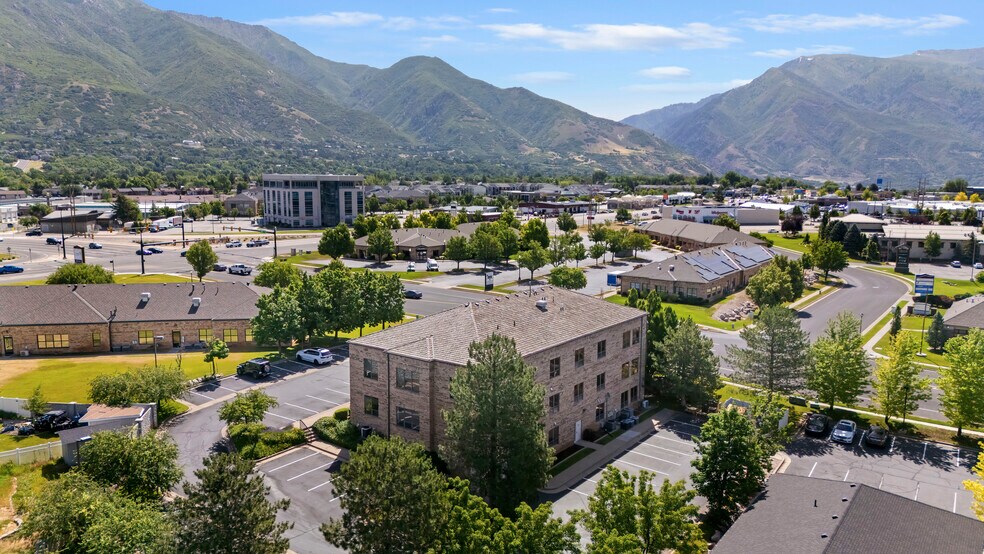 1480 E Ridgeline Dr, Ogden, UT à vendre - Photo de l’immeuble – Image 2 sur 30