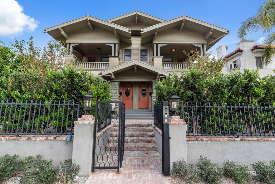 1140 Lemoyne St, Los Angeles, CA à vendre - Photo principale – Image 1 sur 17