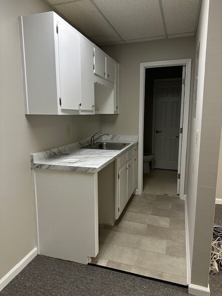 1395 Iris Dr, Conyers, GA à louer - Photo de l’immeuble – Image 3 sur 10