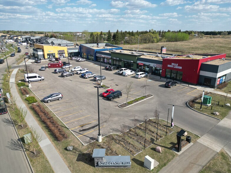 3723B 8 Av SW, Edmonton, AB à louer - Photo de l’immeuble – Image 3 sur 8