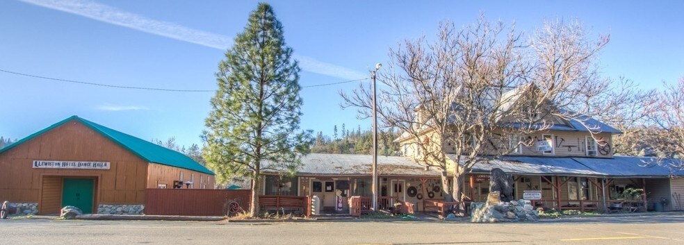 125 Deadwood Rd, Lewiston, CA à vendre - Photo principale – Image 1 sur 49