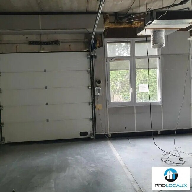 Plus de détails pour Bureau, Local d'activités à louer